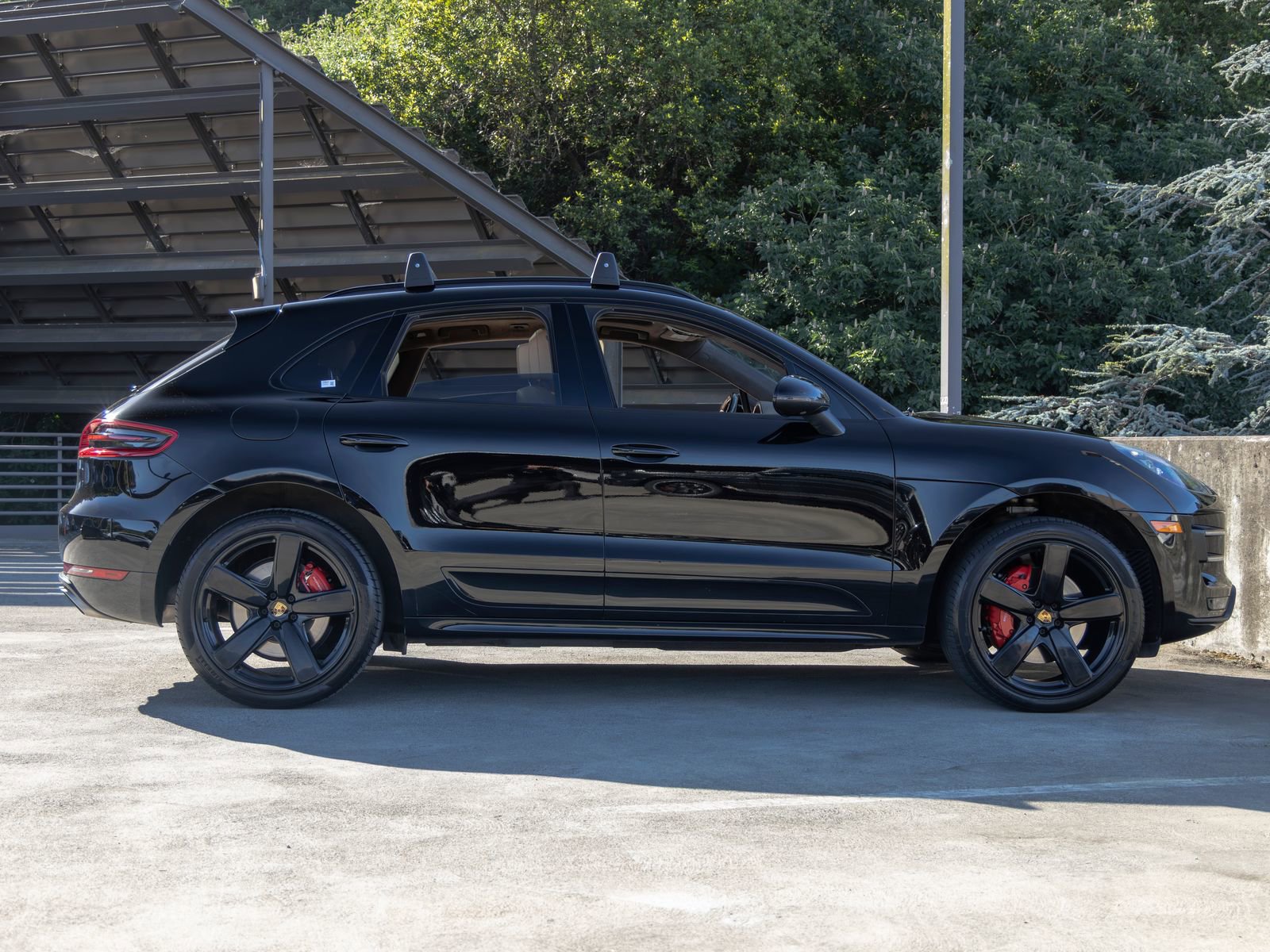 Used 2016 Porsche Macan Turbo image 12