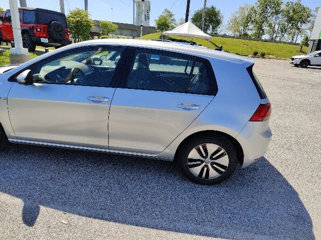 Used 2016 Volkswagen e-Golf SEL Premium FWD image 8