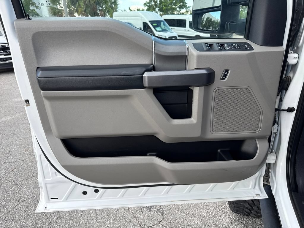 Used 2022 Ford F250 XLT w/ XLT Premium Package AWD/4WD image 12