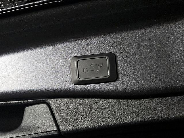 Used 2022 Toyota RAV4 XSE AWD/4WD image 30