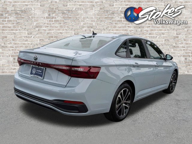 Certified 2025 Volkswagen Jetta Sport FWD image 4