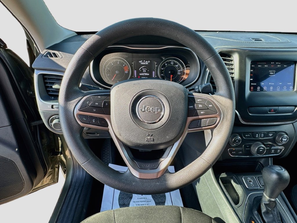Used 2020 Jeep Cherokee Latitude FWD image 12