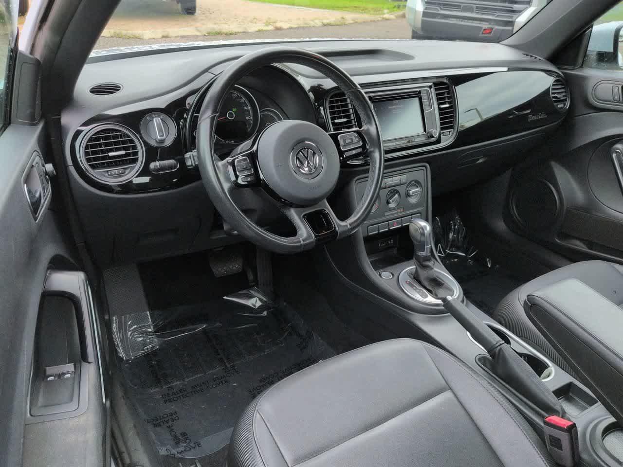 Used 2018 Volkswagen Beetle 2.0T S FWD image 14