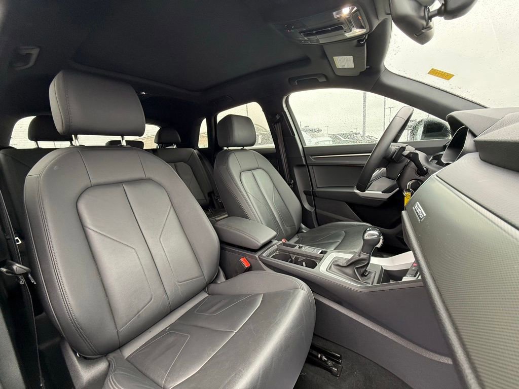 Used 2025 Audi Q3 2.0T Premium AWD/4WD image 32