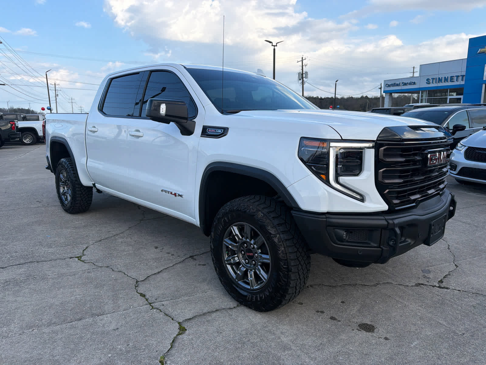 Used 2025 GMC Sierra 1500 AT4X image 1