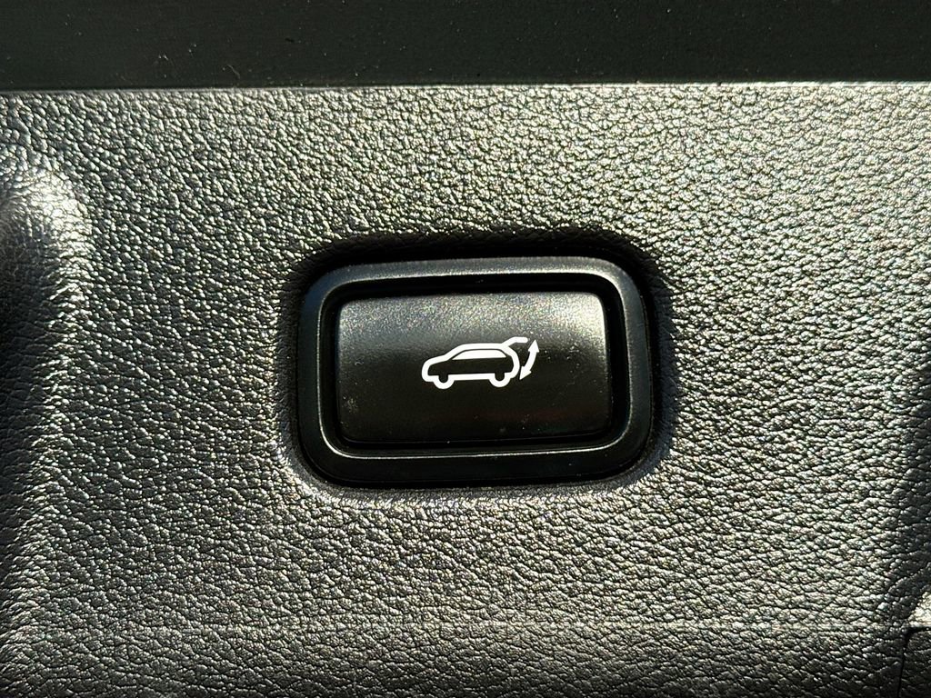 Used 2024 Hyundai Palisade SEL w/ Premium Package image 14