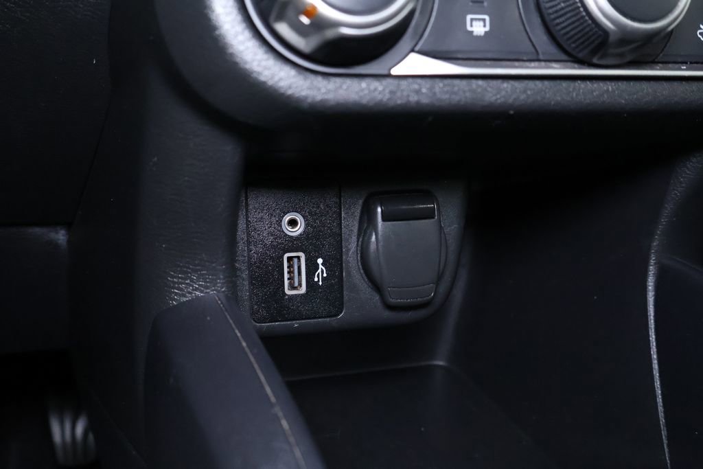 Used 2021 Nissan Versa SV image 27