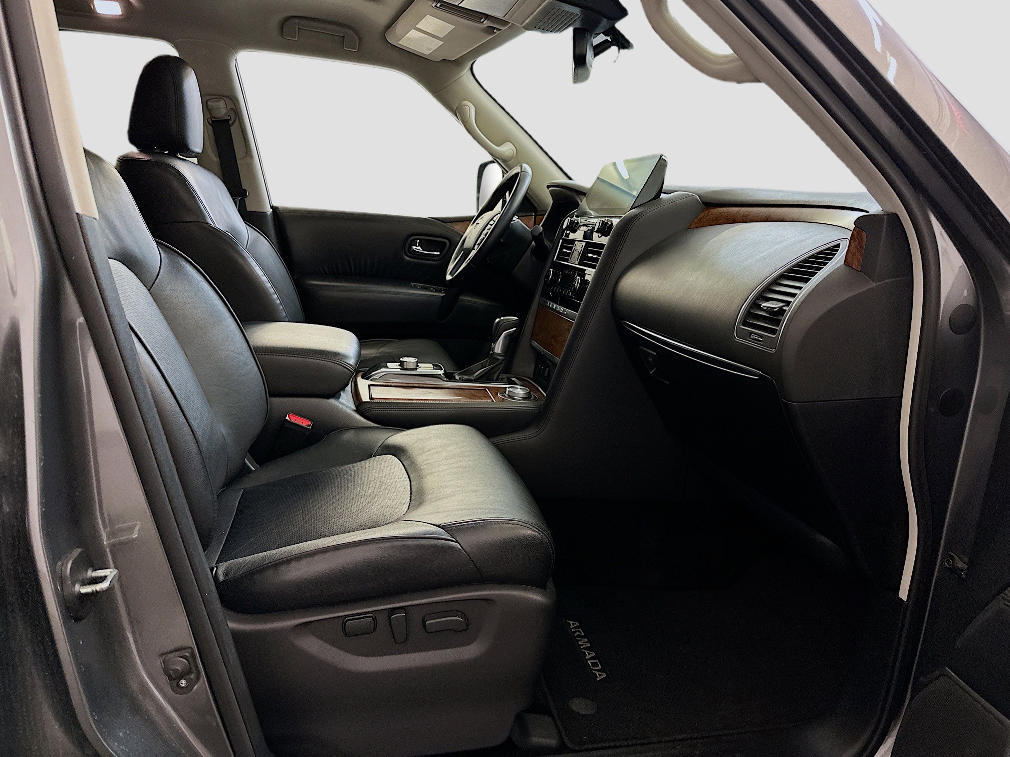 Used 2024 Nissan Armada SL image 35