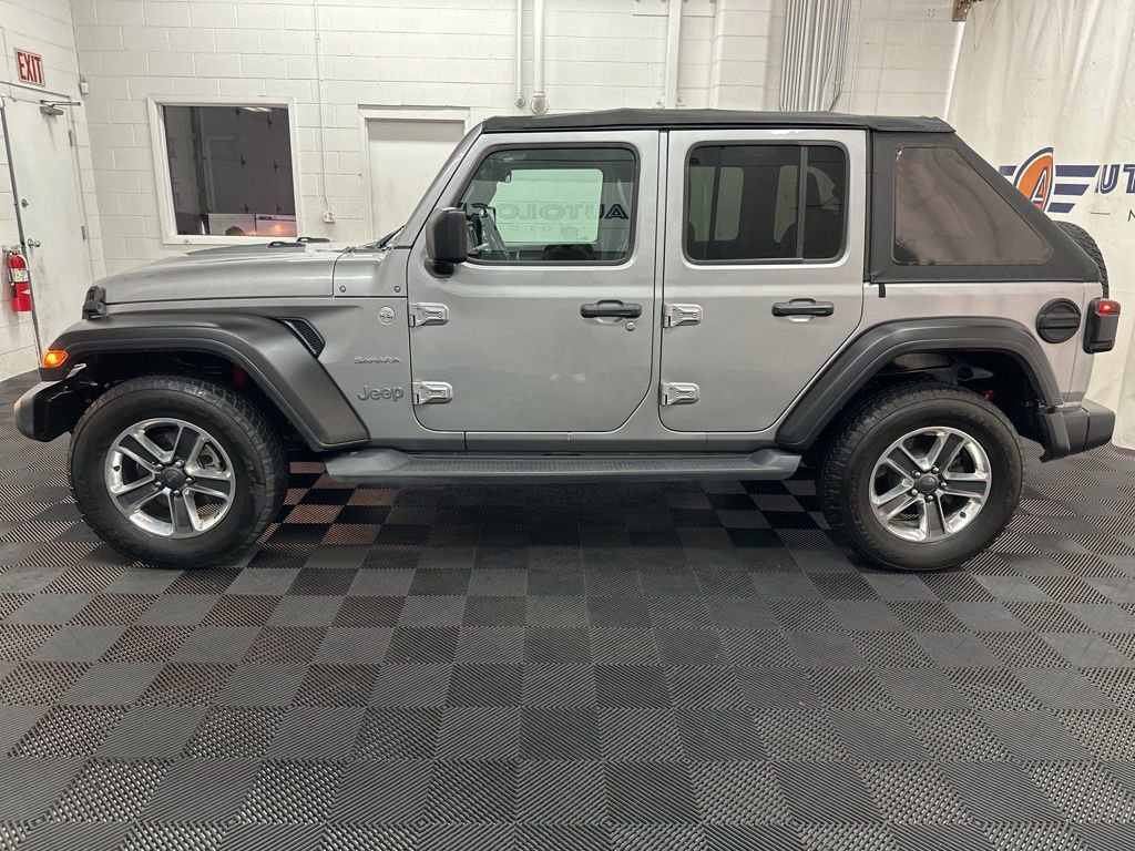 Used 2018 Jeep Wrangler Unlimited Sahara AWD/4WD image 6