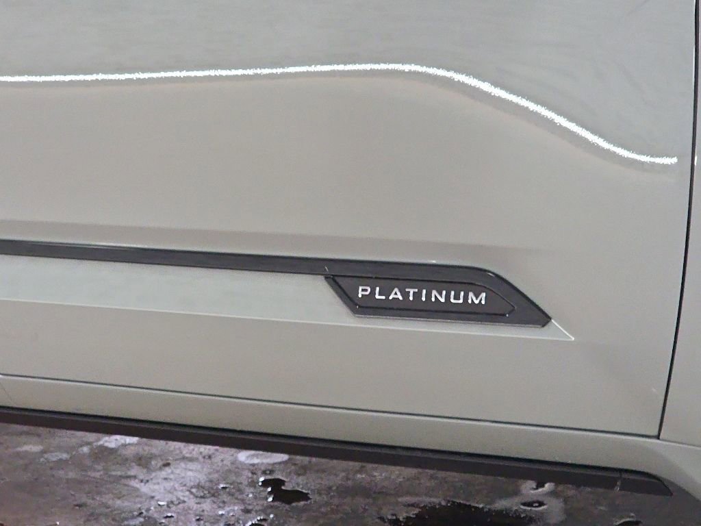 Used 2024 Toyota Tundra Platinum AWD/4WD image 8