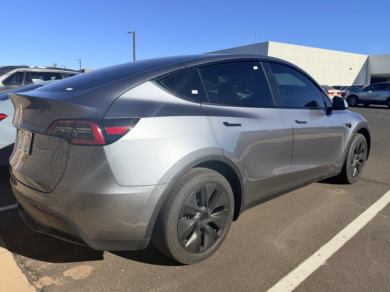 Used 2025 Tesla Model Y Long Range RWD image 4