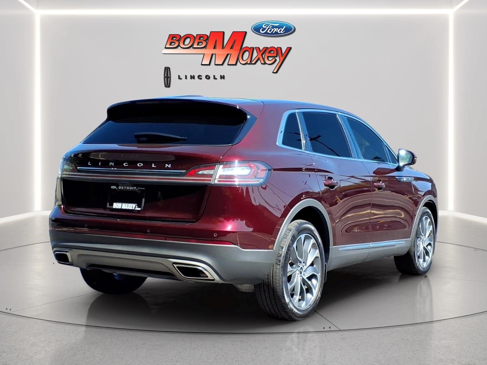 Used 2023 Lincoln Nautilus Reserve AWD/4WD image 4