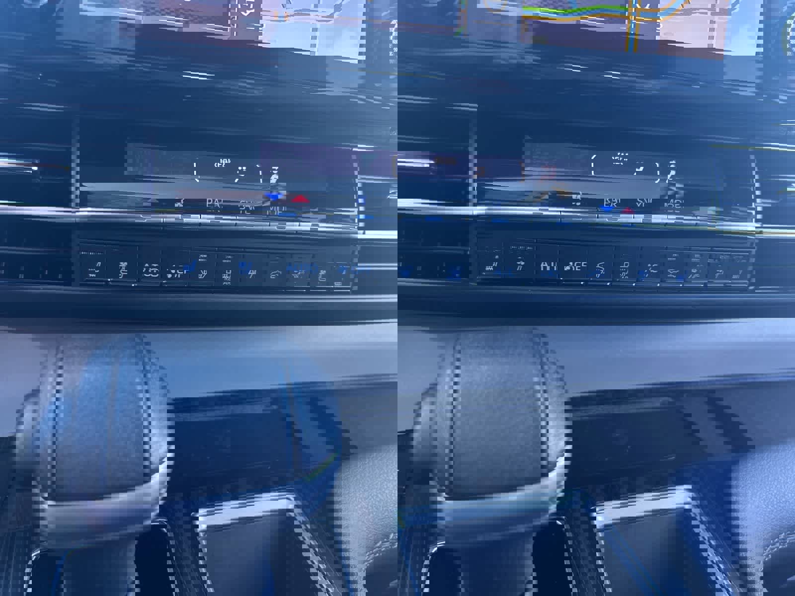 Used 2022 Toyota Sienna Limited image 36