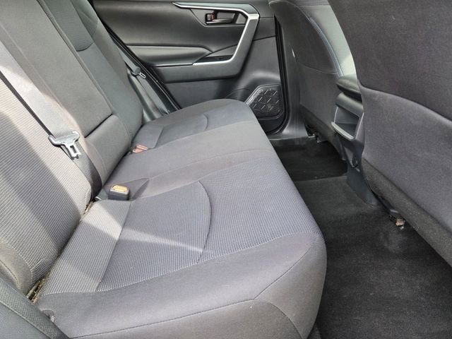 Used 2019 Toyota RAV4 LE FWD image 29