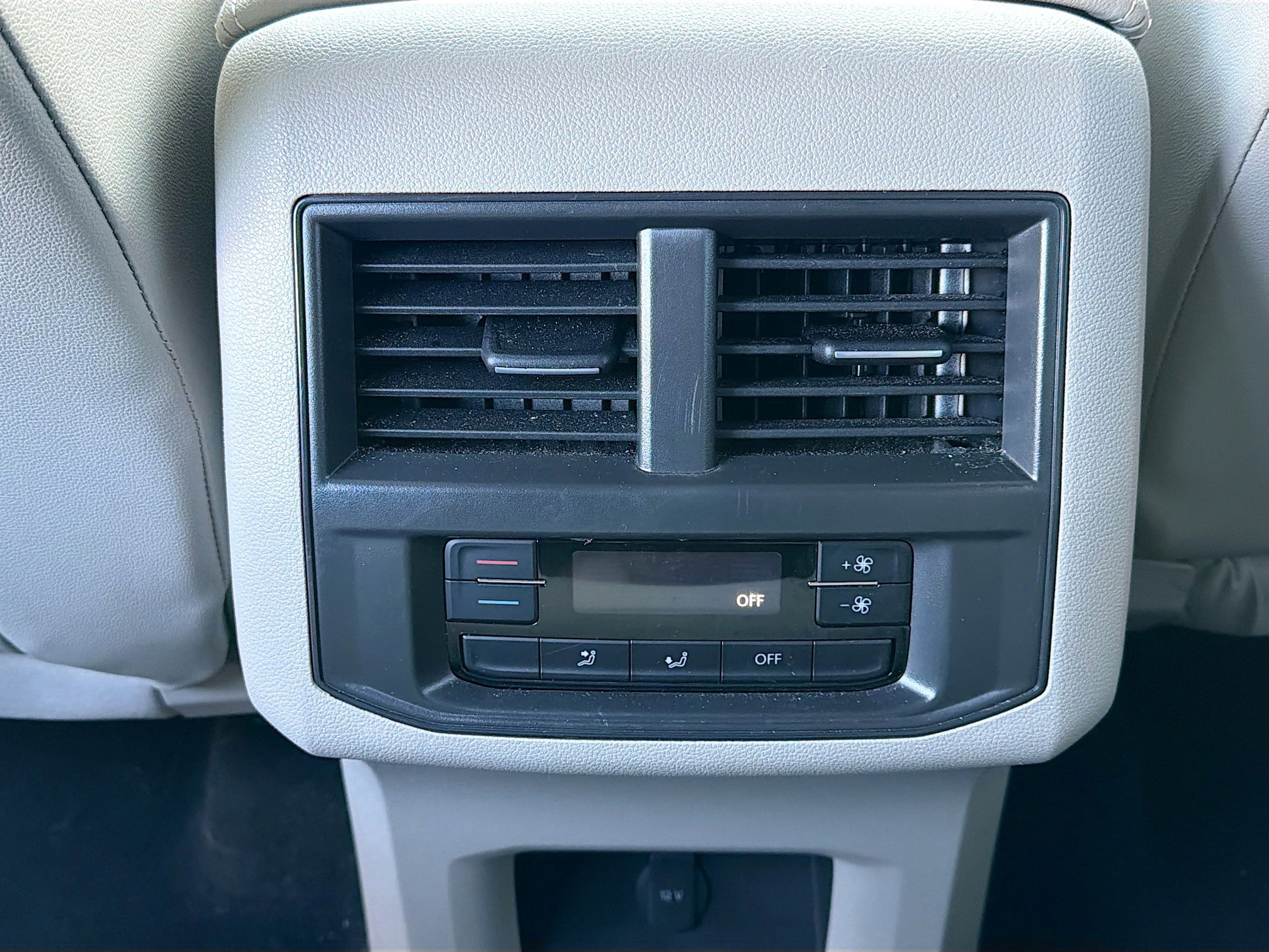 Used 2023 Volkswagen Atlas SE image 19