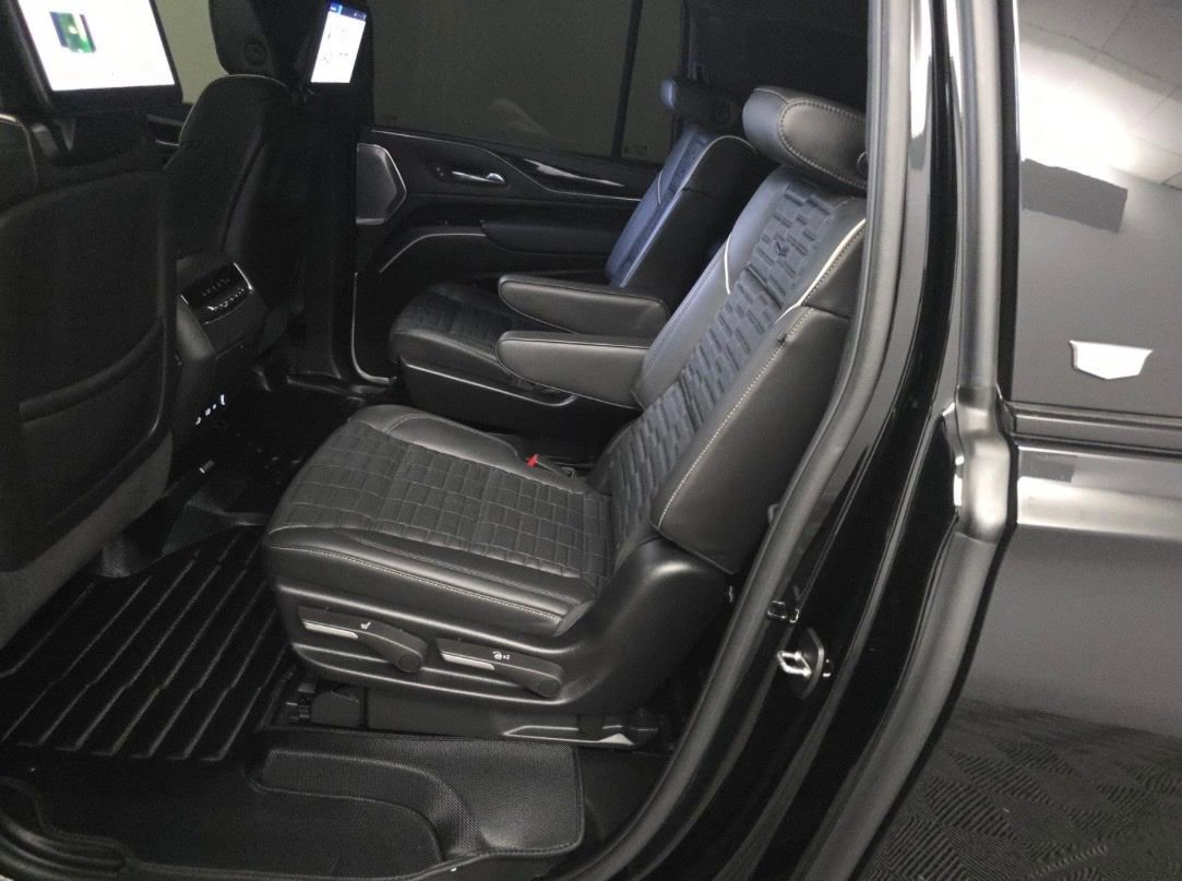 Used 2024 Cadillac Escalade ESV V w/ LPO, ONYX Package image 2