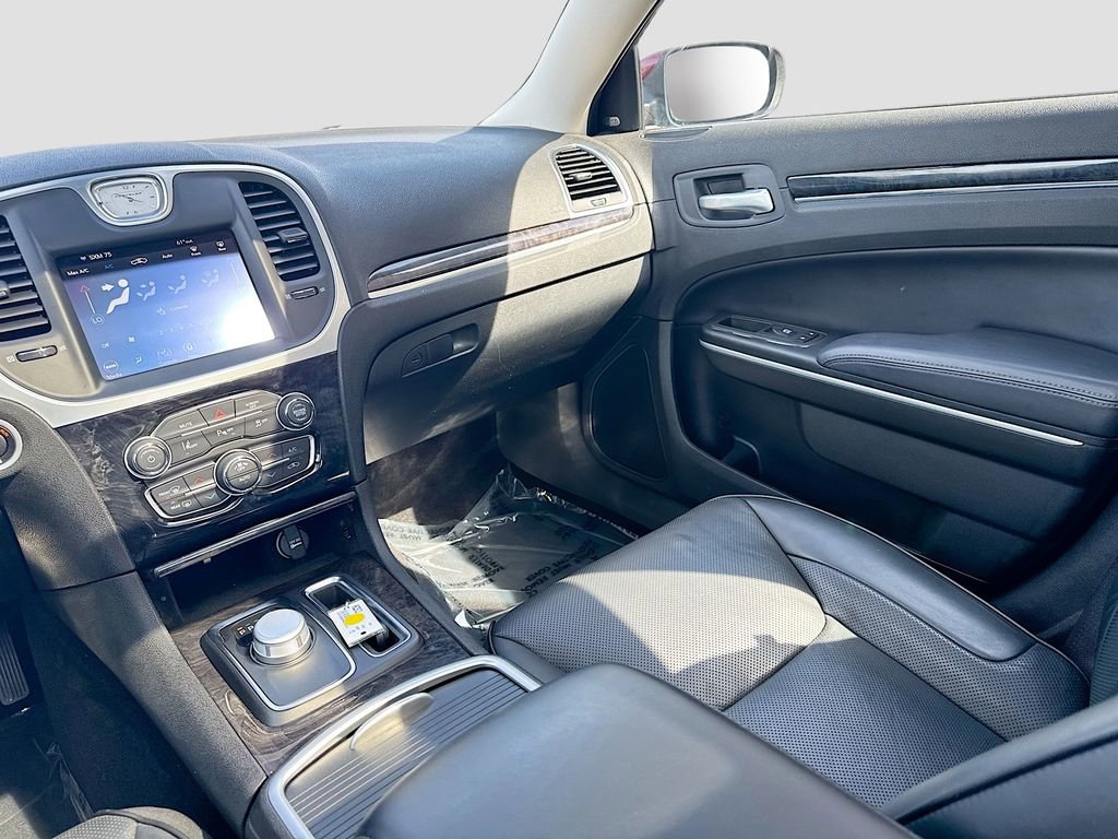 Used 2022 Chrysler 300 Touring L w/ Popular Equipment Group AWD/4WD image 23