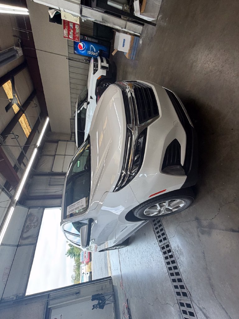Used 2024 Chevrolet Equinox LT AWD/4WD image 9