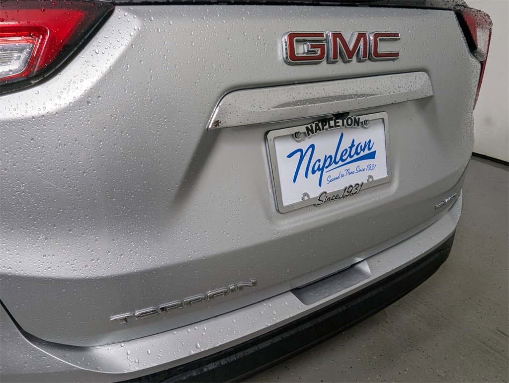 Used 2022 GMC Terrain SLE w/ Driver Convenience Package image 8