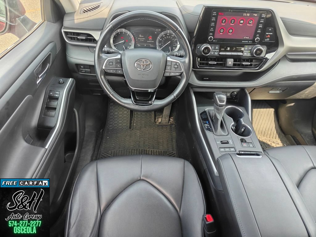 Used 2020 Toyota Highlander XLE AWD/4WD image 4