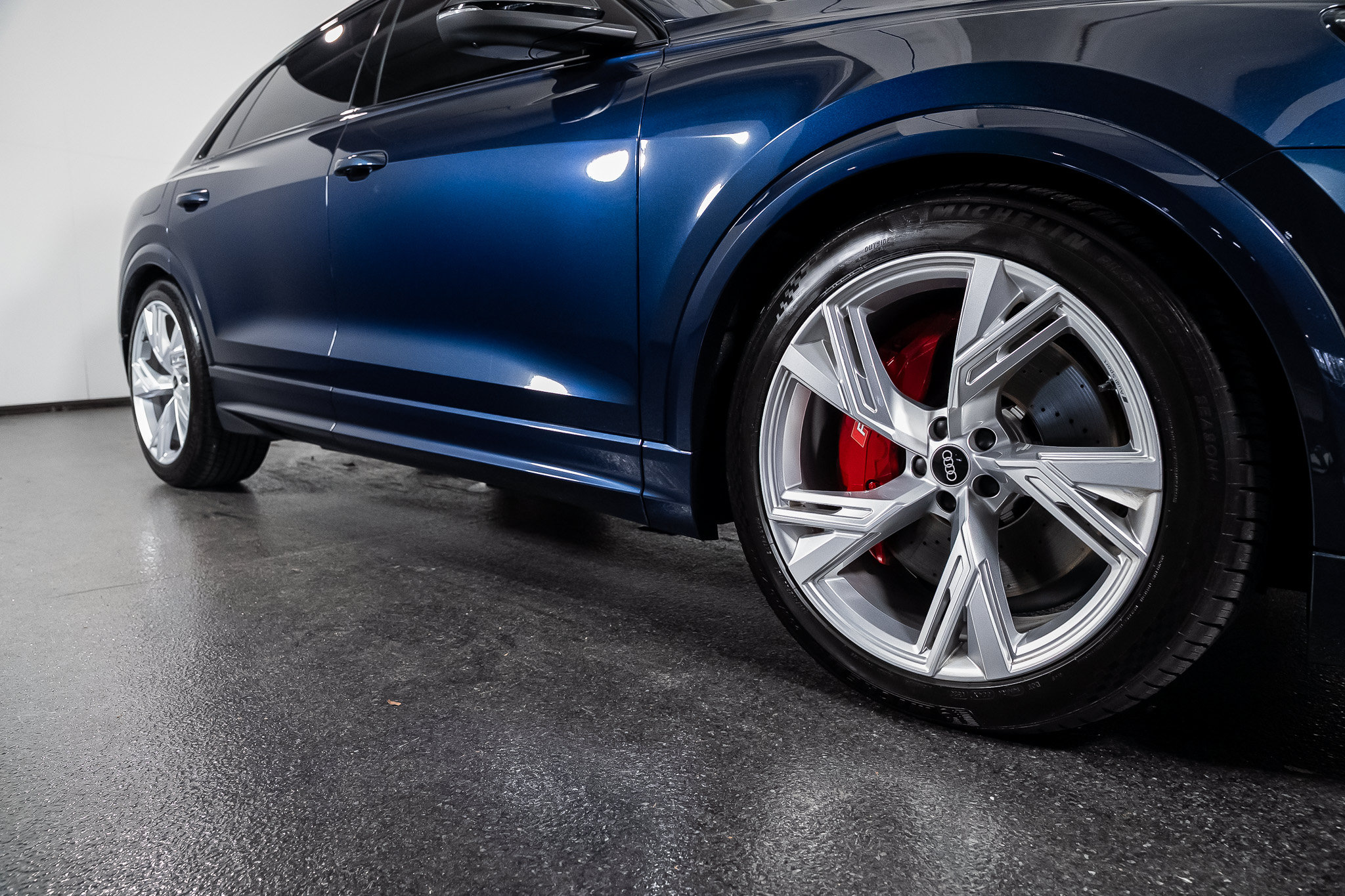 Used 2024 Audi RS Q8 AWD/4WD image 38