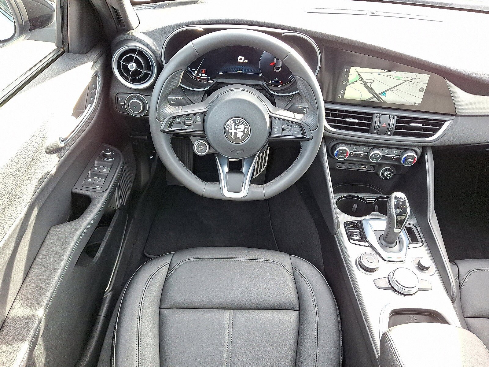 Used 2024 Alfa Romeo Giulia Ti AWD/4WD image 11