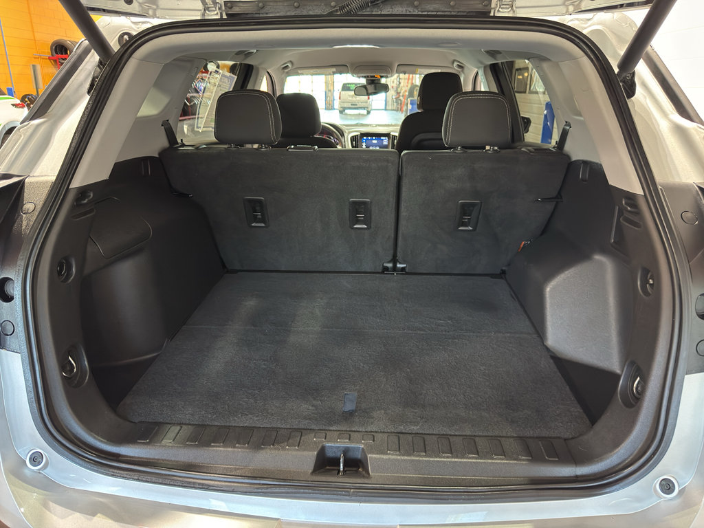 Used 2022 GMC Terrain SLE w/ Driver Convenience Package FWD image 20