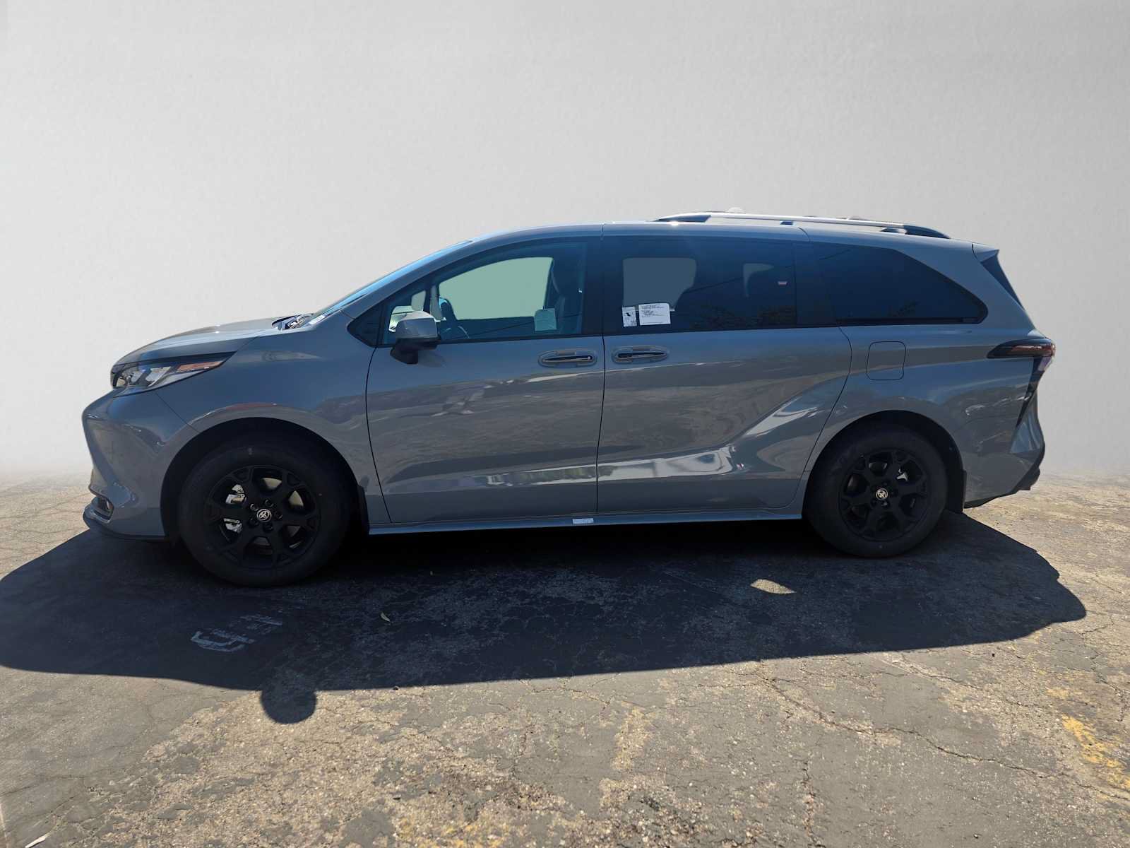 New 2026 Toyota Sienna XLE Woodland Edition AWD/4WD image 6