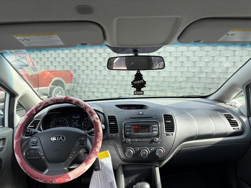 Used 2017 Kia Forte LX image 7