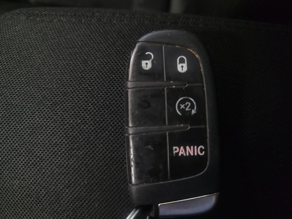 Used 2016 Jeep Renegade Latitude FWD image 32
