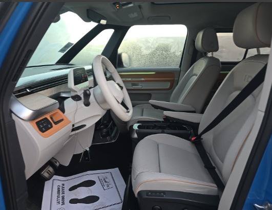 Used 2025 Volkswagen ID. Buzz Pro S Plus RWD image 2