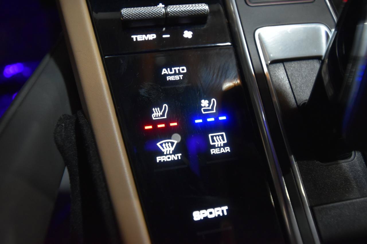 Used 2021 Porsche Cayenne AWD/4WD image 37