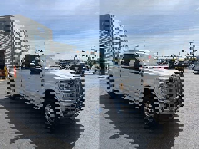 Used 2019 Ford F450 Lariat w/ Lariat Value Package image 2