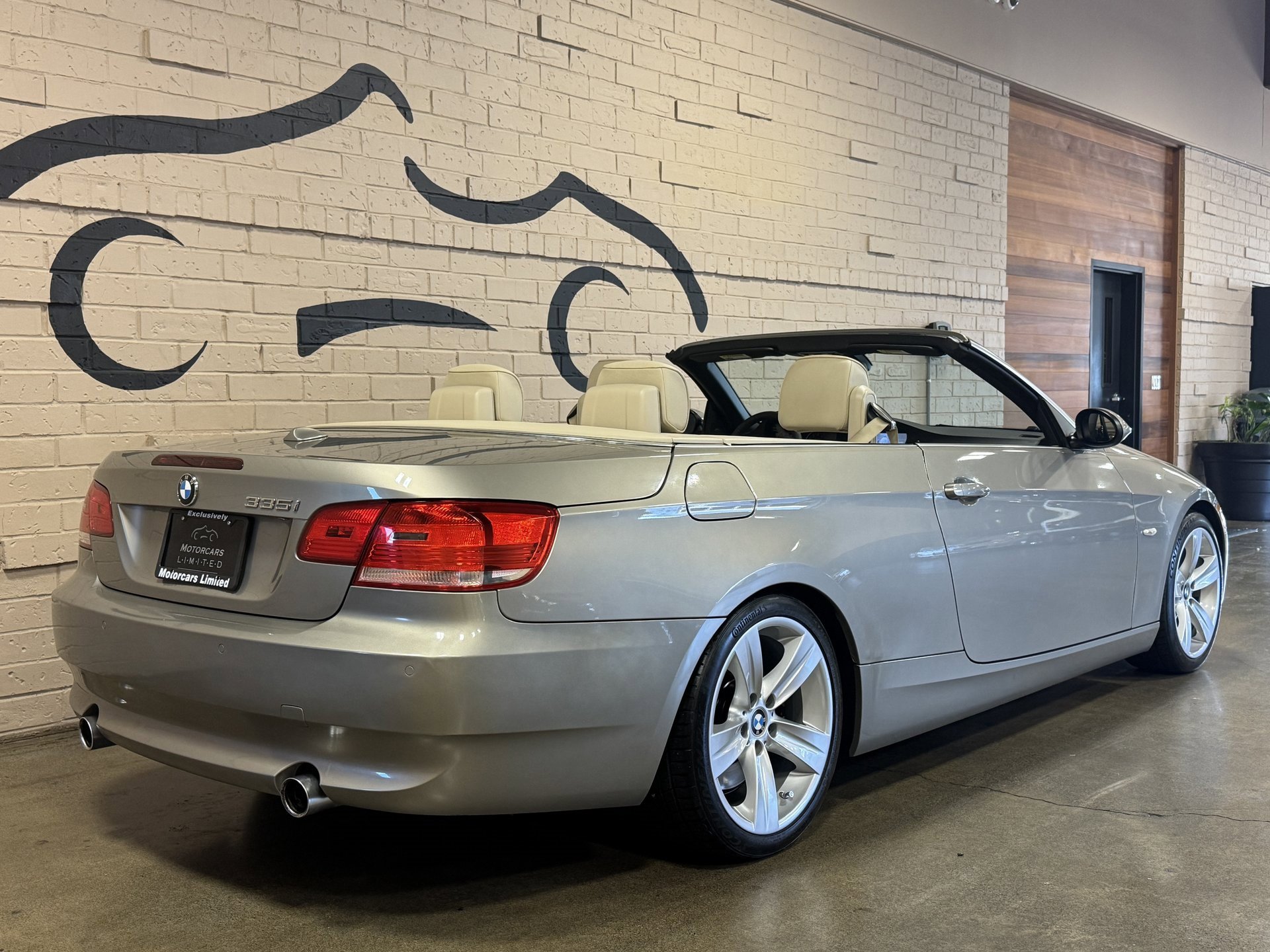 Used 2008 BMW 335i Convertible image 6