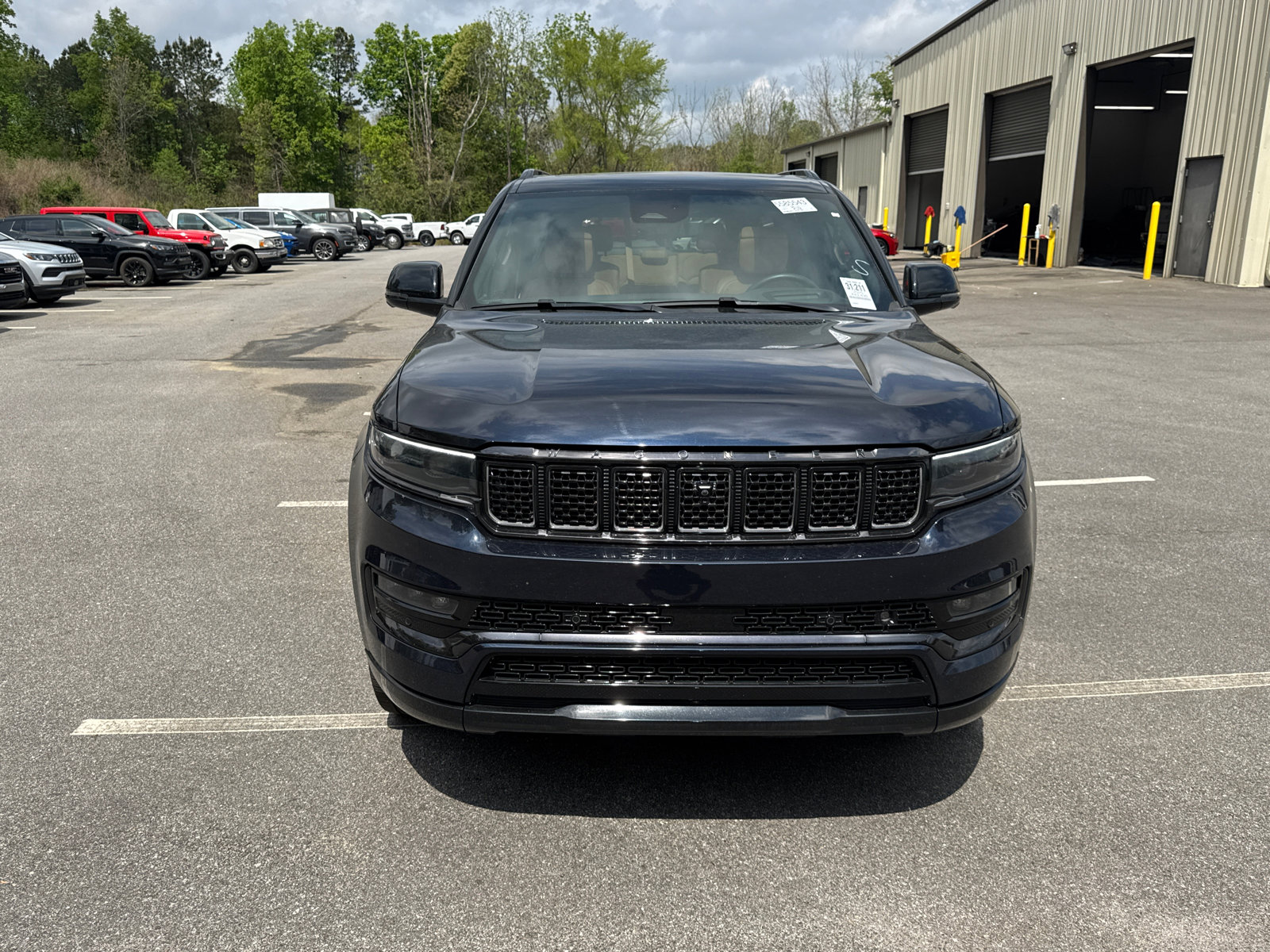 Used 2025 Jeep Grand Wagoneer Series III w/ Quick Order Packagew 28T AWD/4WD image 2