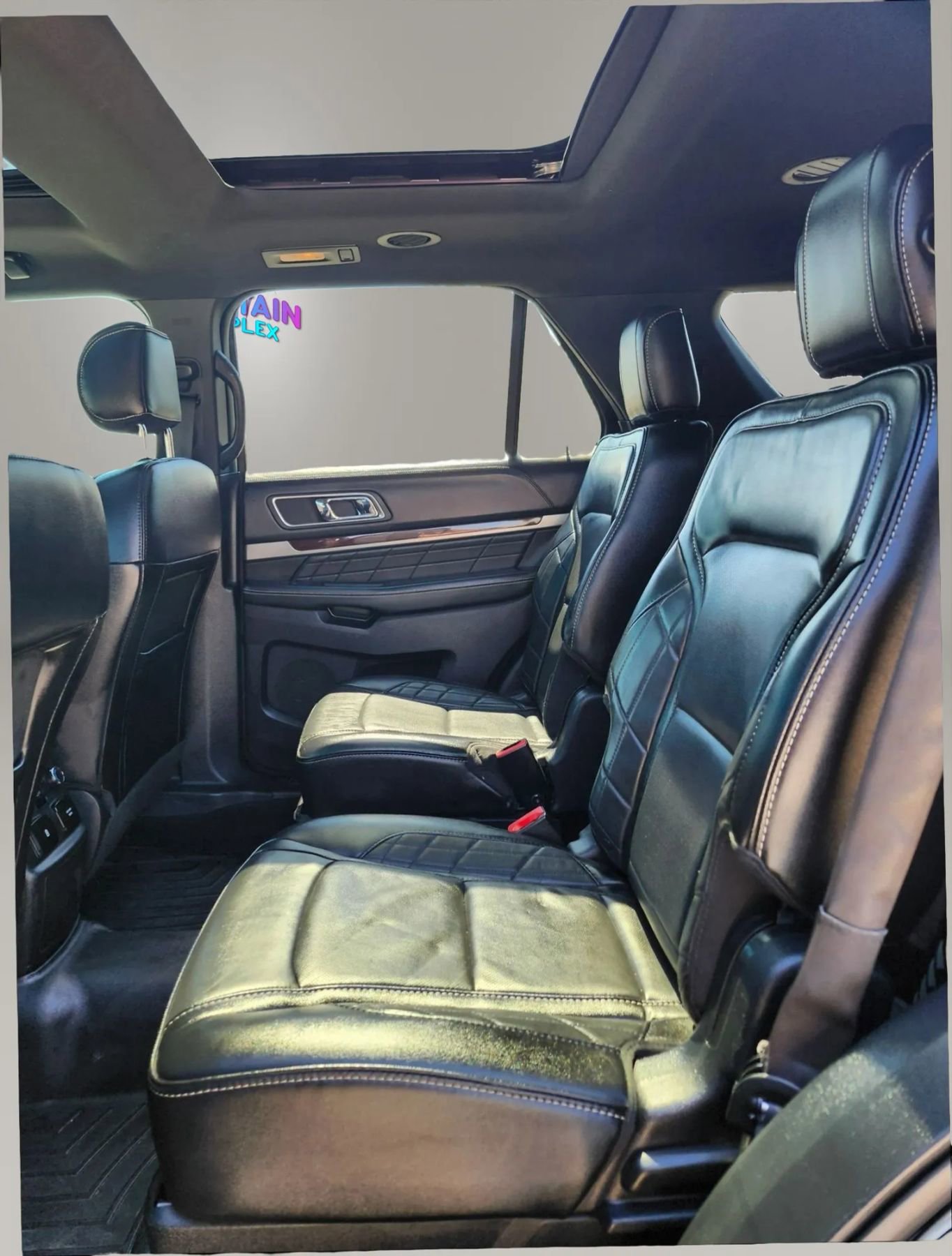 Used 2017 Ford Explorer Platinum image 15