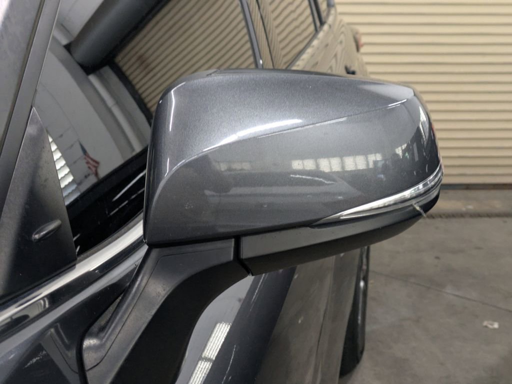 Used 2020 Toyota Highlander XLE image 12