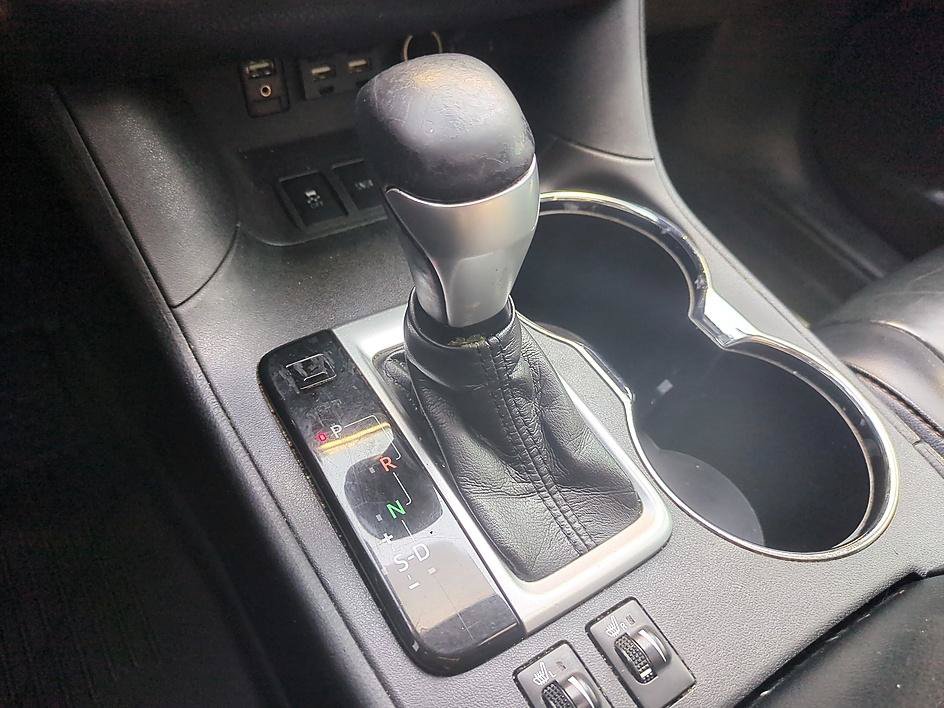 Used 2019 Toyota Highlander XLE FWD image 24