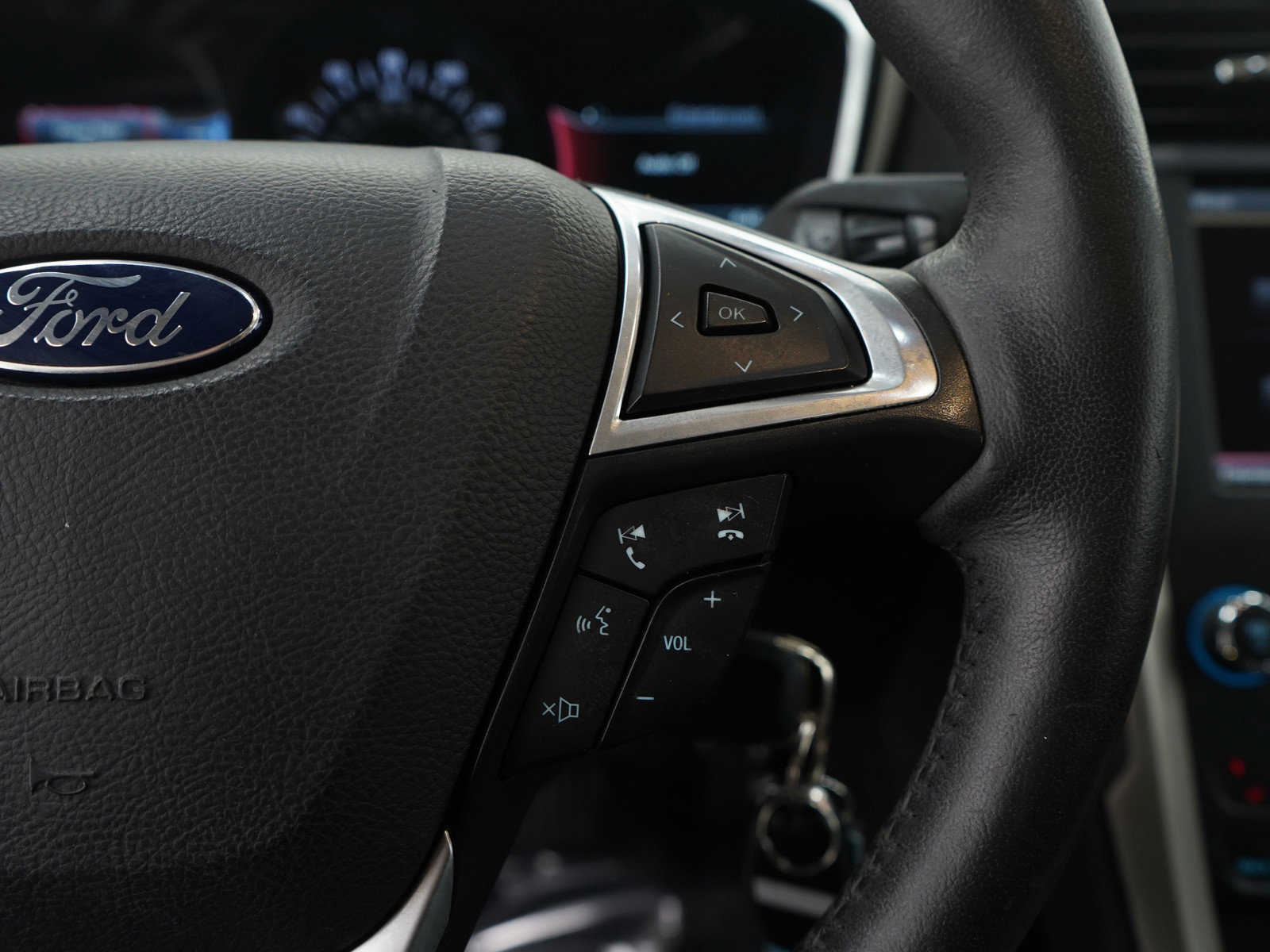 Used 2015 Ford Fusion SE w/ Equipment Group 202A image 25