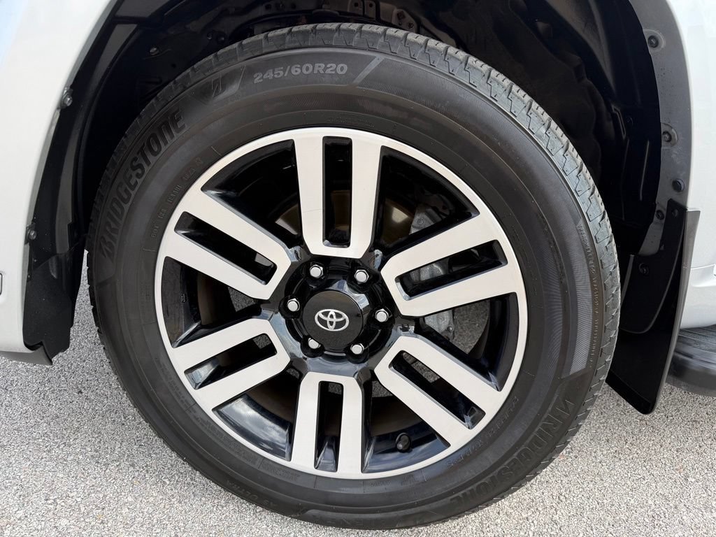 Used 2023 Toyota 4Runner Limited AWD/4WD image 9