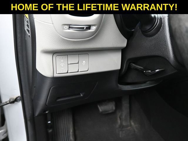 Used 2016 Kia Soul + image 16