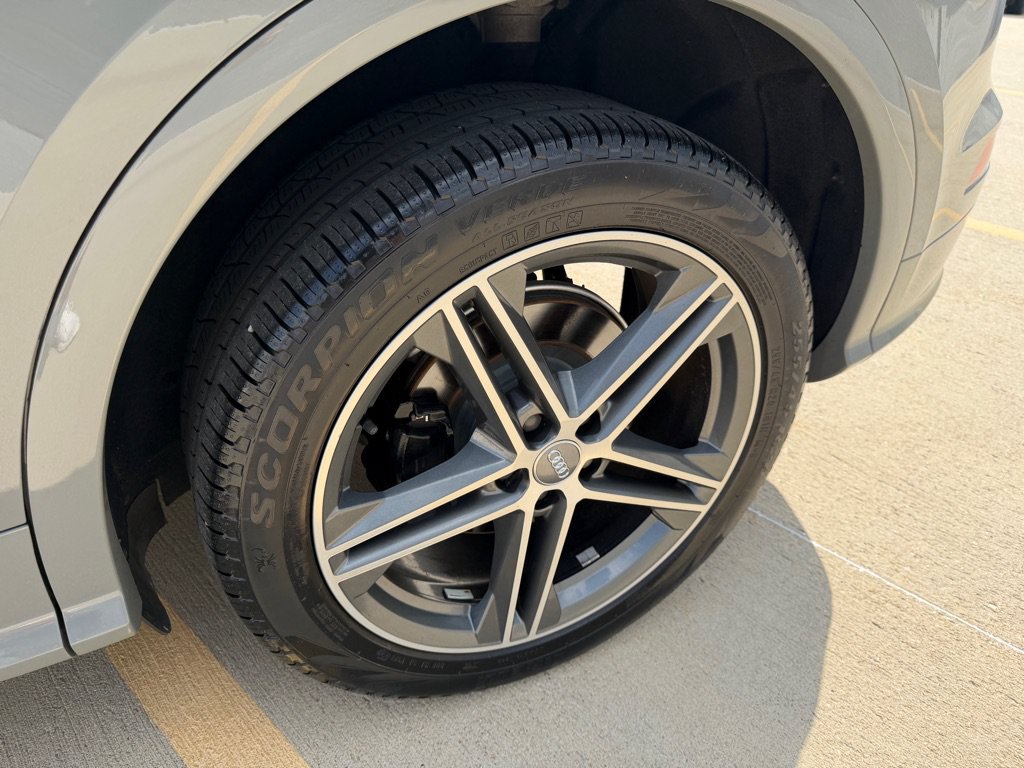 Used 2019 Audi SQ5 Premium Plus w/ Premium Plus Package AWD/4WD image 9