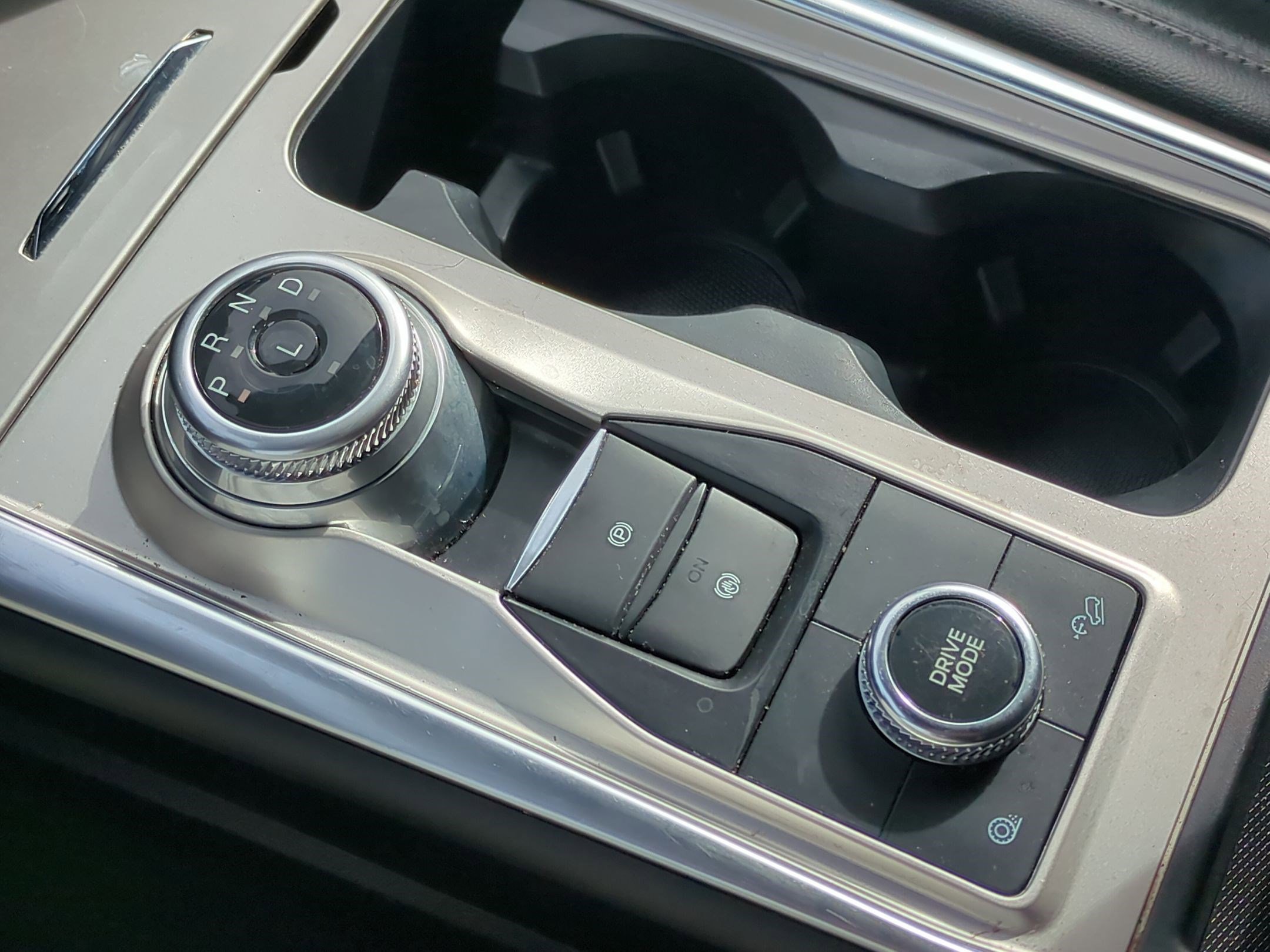 Used 2022 Ford Explorer Limited w/ Equipment Group 301A image 23