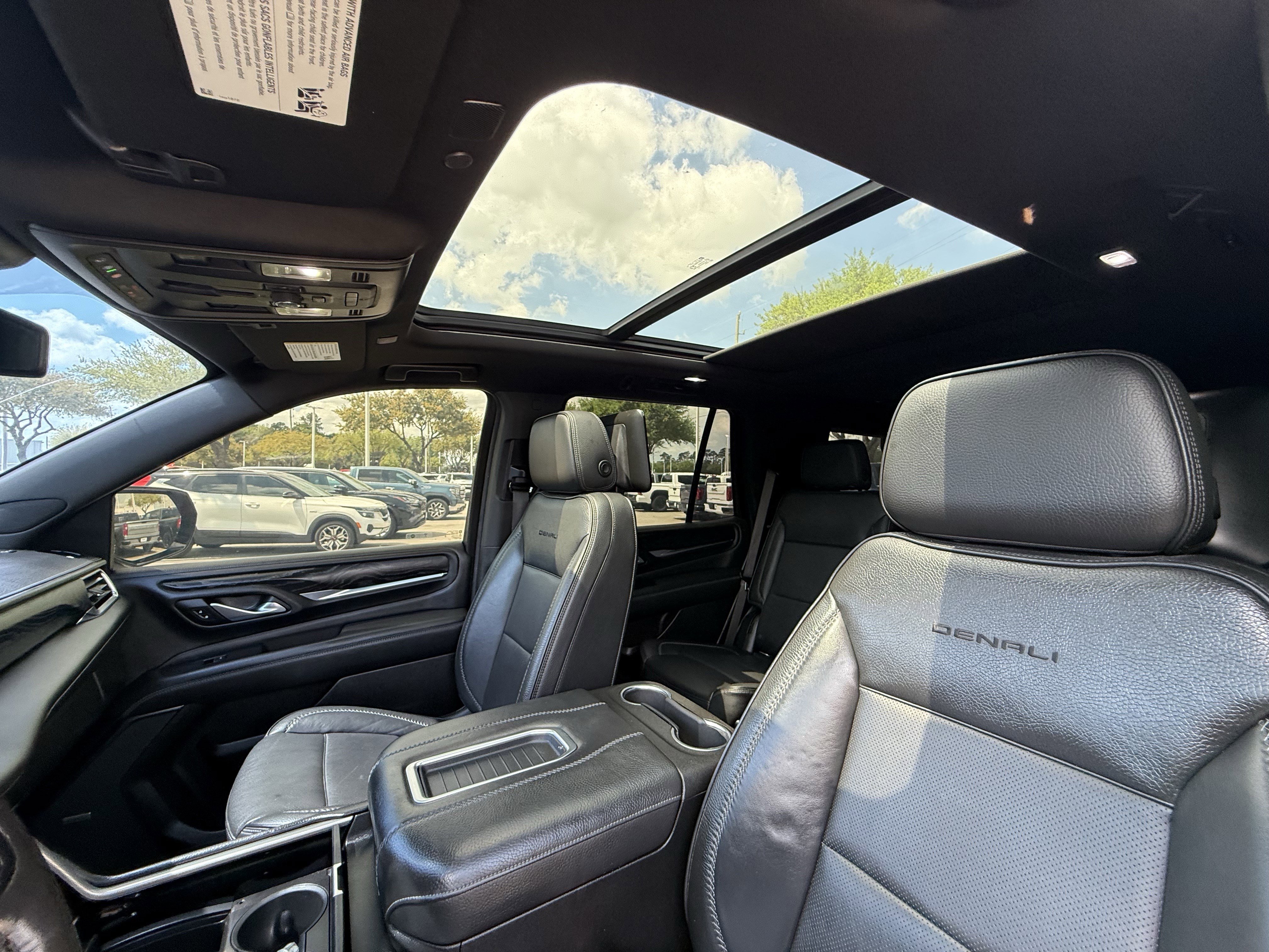 Used 2021 GMC Yukon Denali image 26