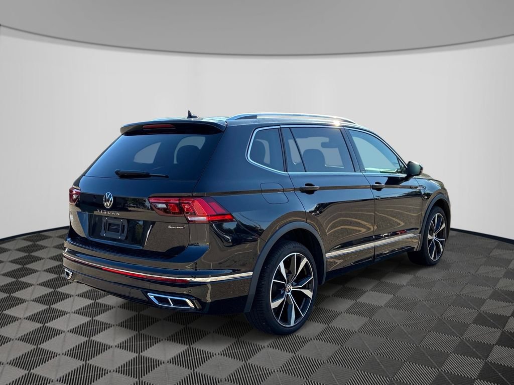 Used 2024 Volkswagen Tiguan SEL R-Line AWD/4WD image 5