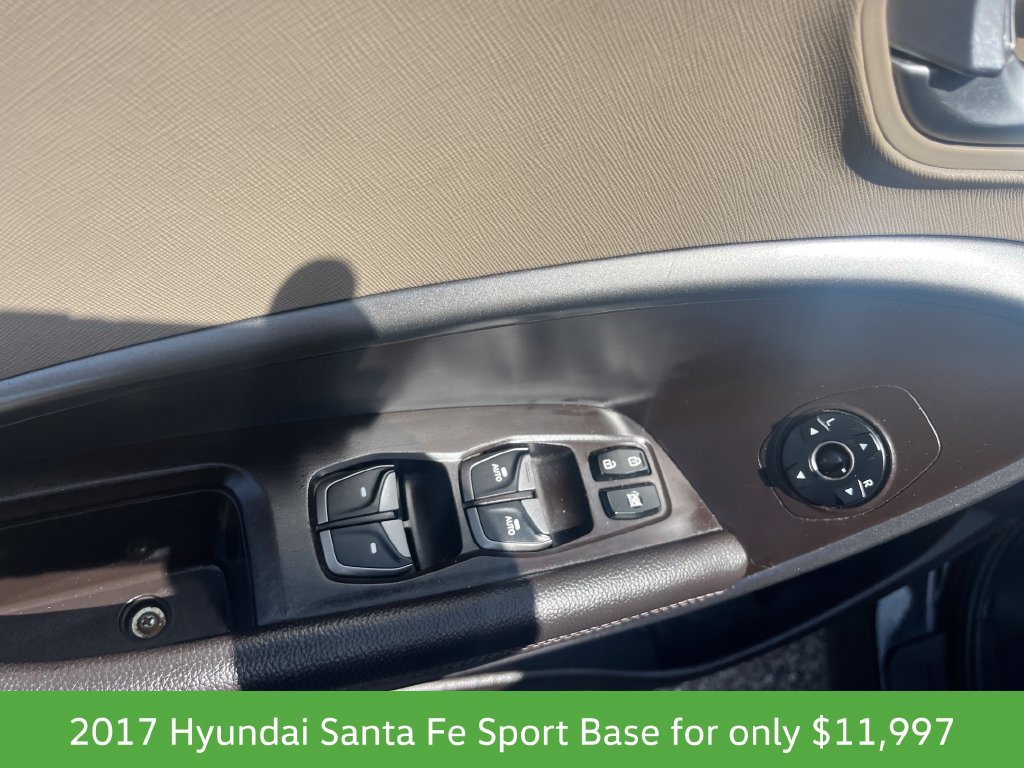 Used 2017 Hyundai Santa Fe Sport FWD image 15