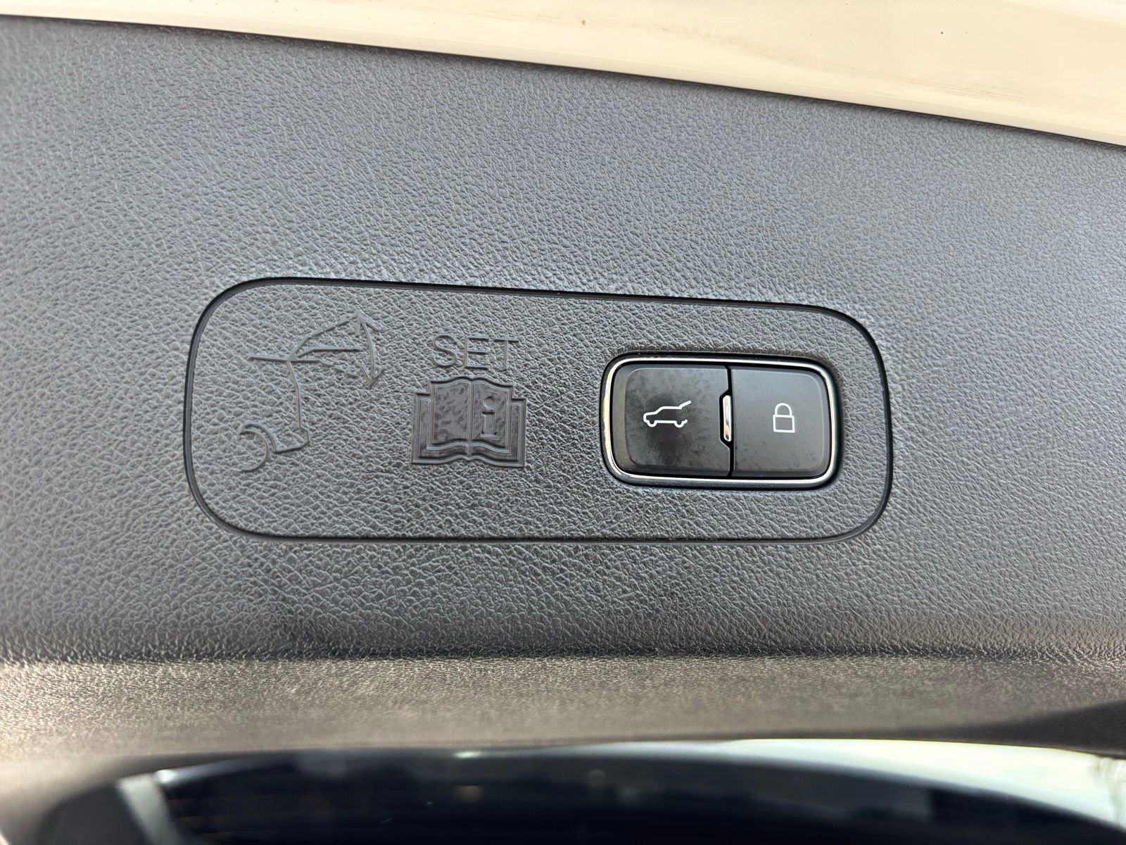 Used 2022 Lincoln Aviator Reserve w/ Equipment Group 201A image 23