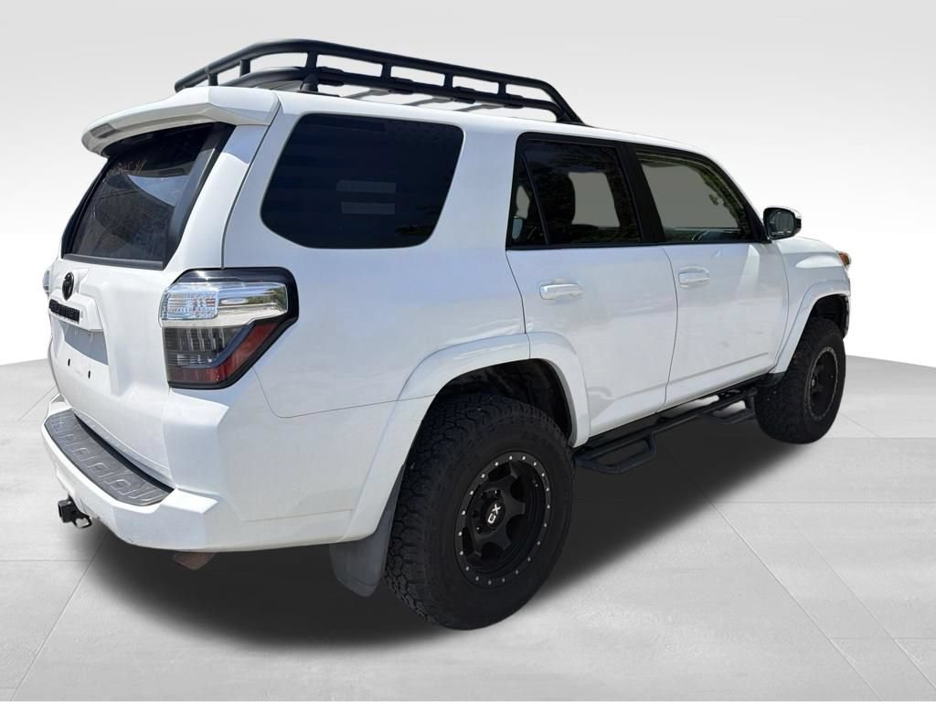 Used 2016 Toyota 4Runner SR5 AWD/4WD image 16