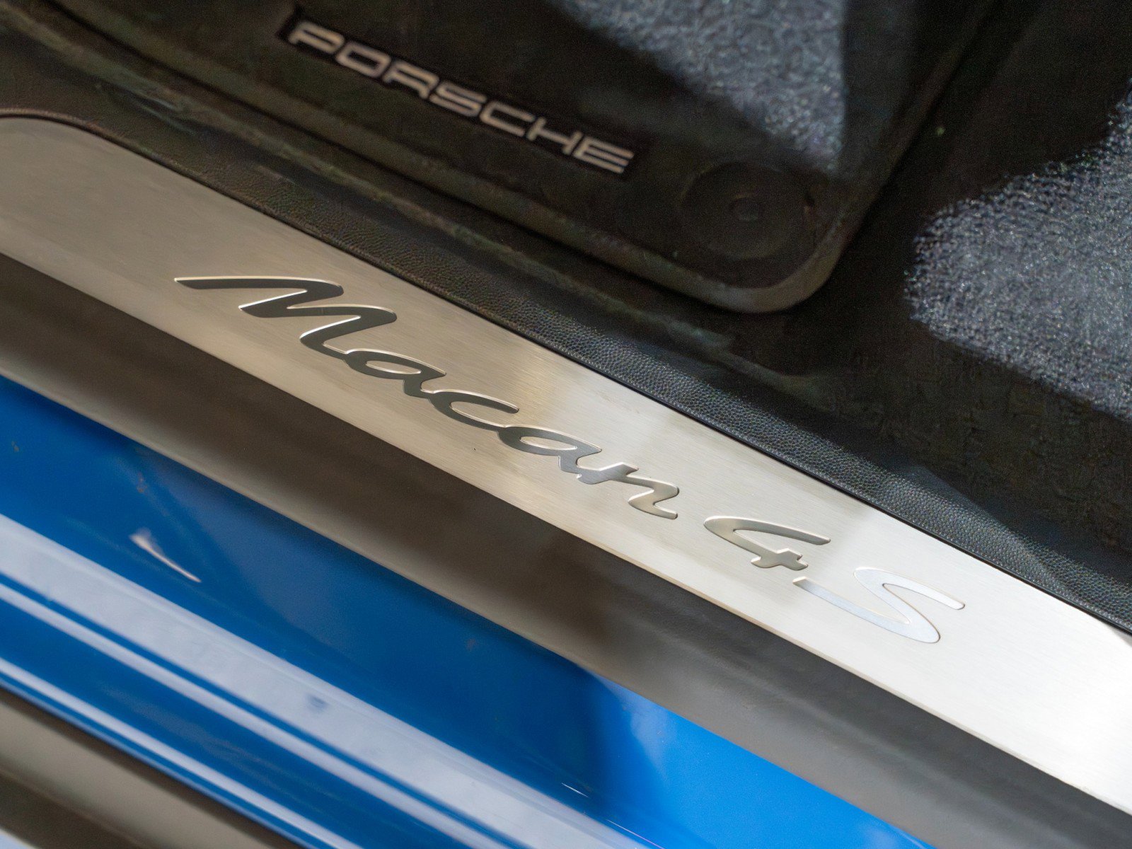 New 2026 Porsche Macan 4S Electric AWD/4WD image 14