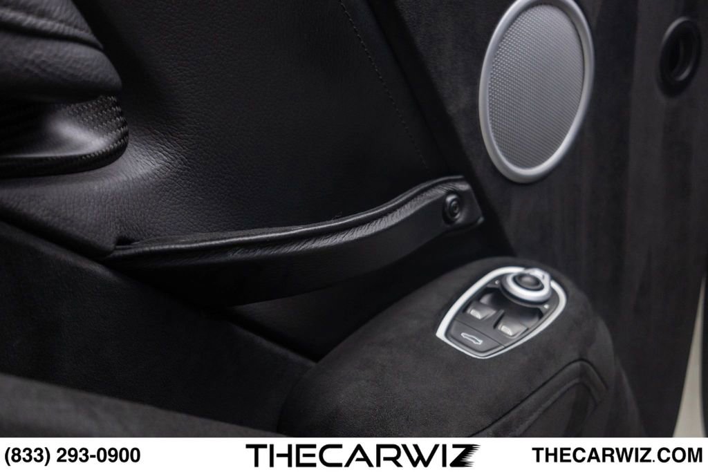 Used 2019 Aston Martin V8 Vantage Coupe RWD image 38